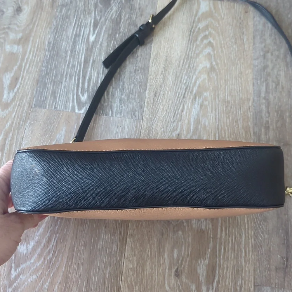 Michael kors crossbody - Picture 6 of 13